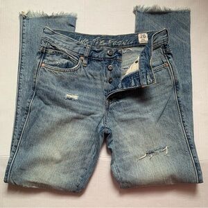 We The Free Blue Wash Denim Jeans Distressed Button Closure Size 26